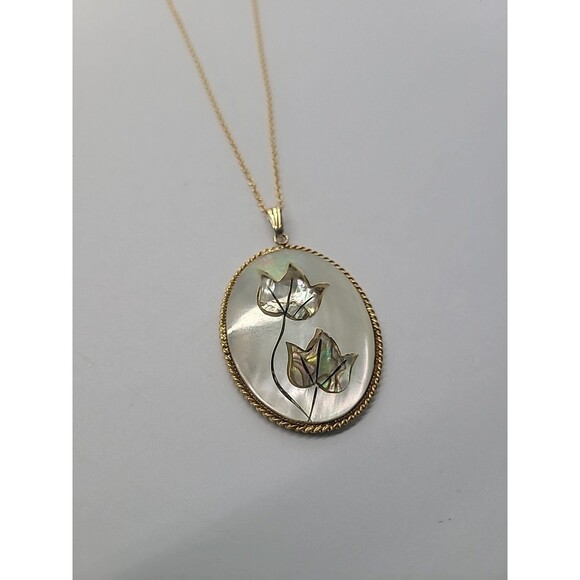 Vintage Gold Tone Mother of Pearl Pendant Necklace Abalone Inlay Leaf Design - Picture 10 of 16